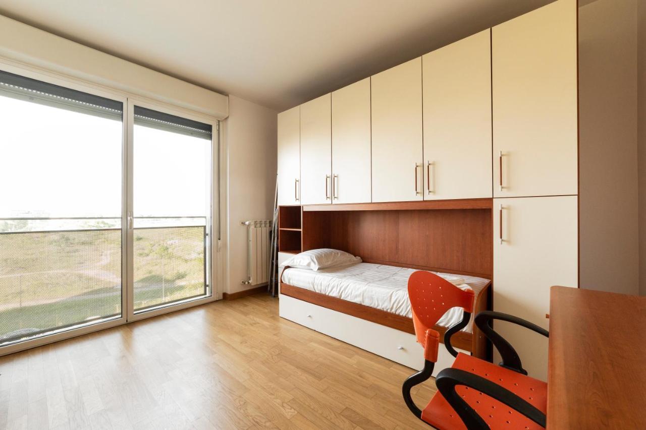 Milano Rogoredo Apt With Terrace! Apartment Екстериор снимка